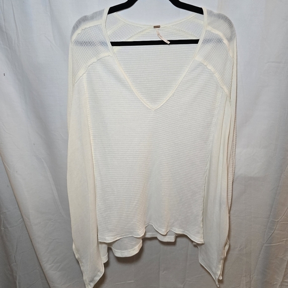Free People Tops - Free People Cream Lightweight Waffle Knit Oversized Shark Bite V Neck Top, sz XS